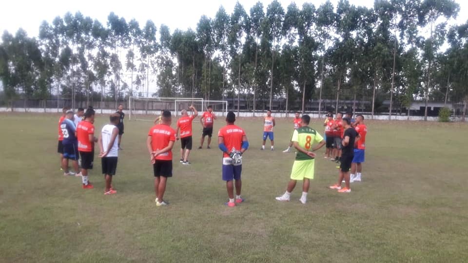 Seleção de Laranjal do Jari faz trabalho tático e técnico para jogo de estréia em Macapá